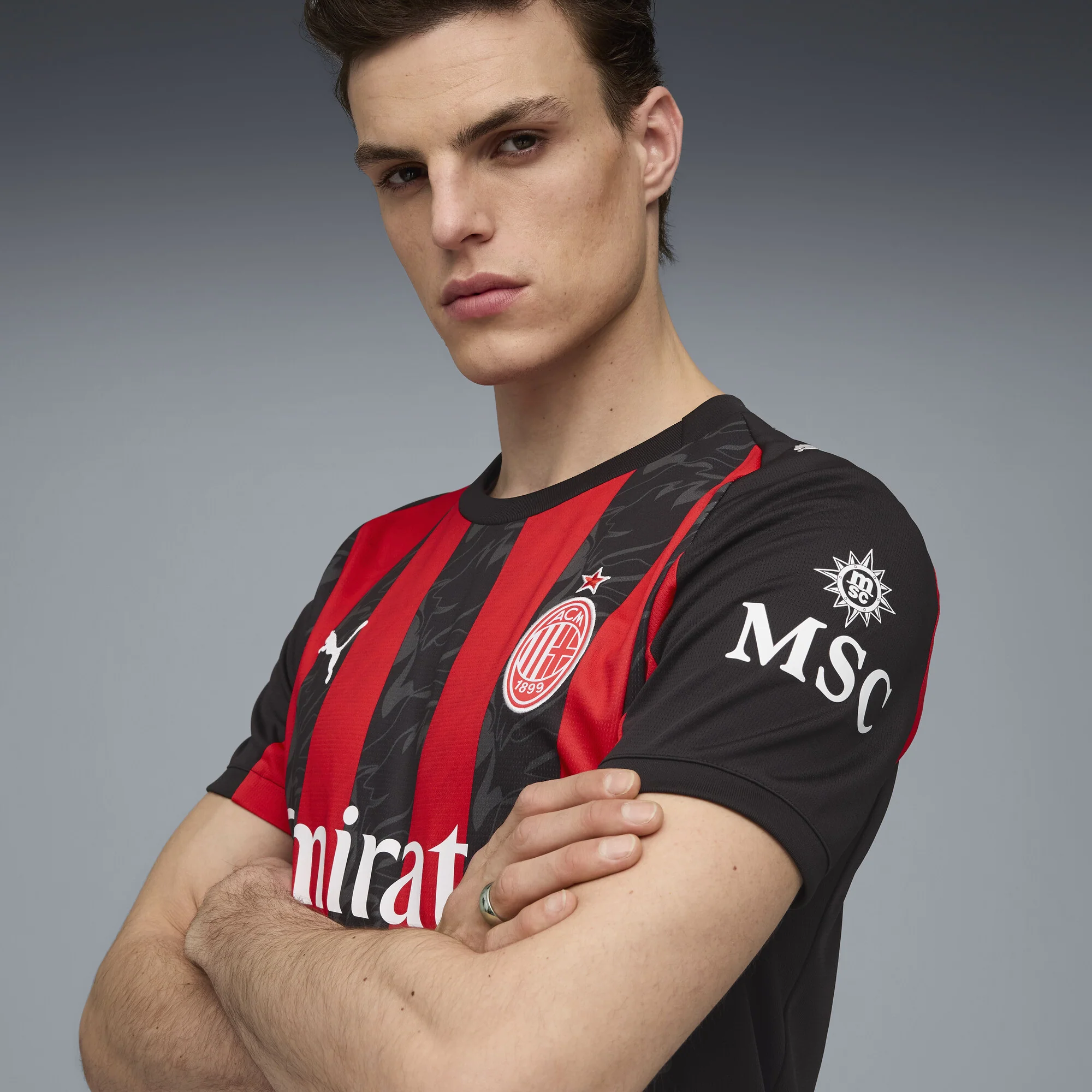 AC Milan 2025-26 Home Jersey - Image 6